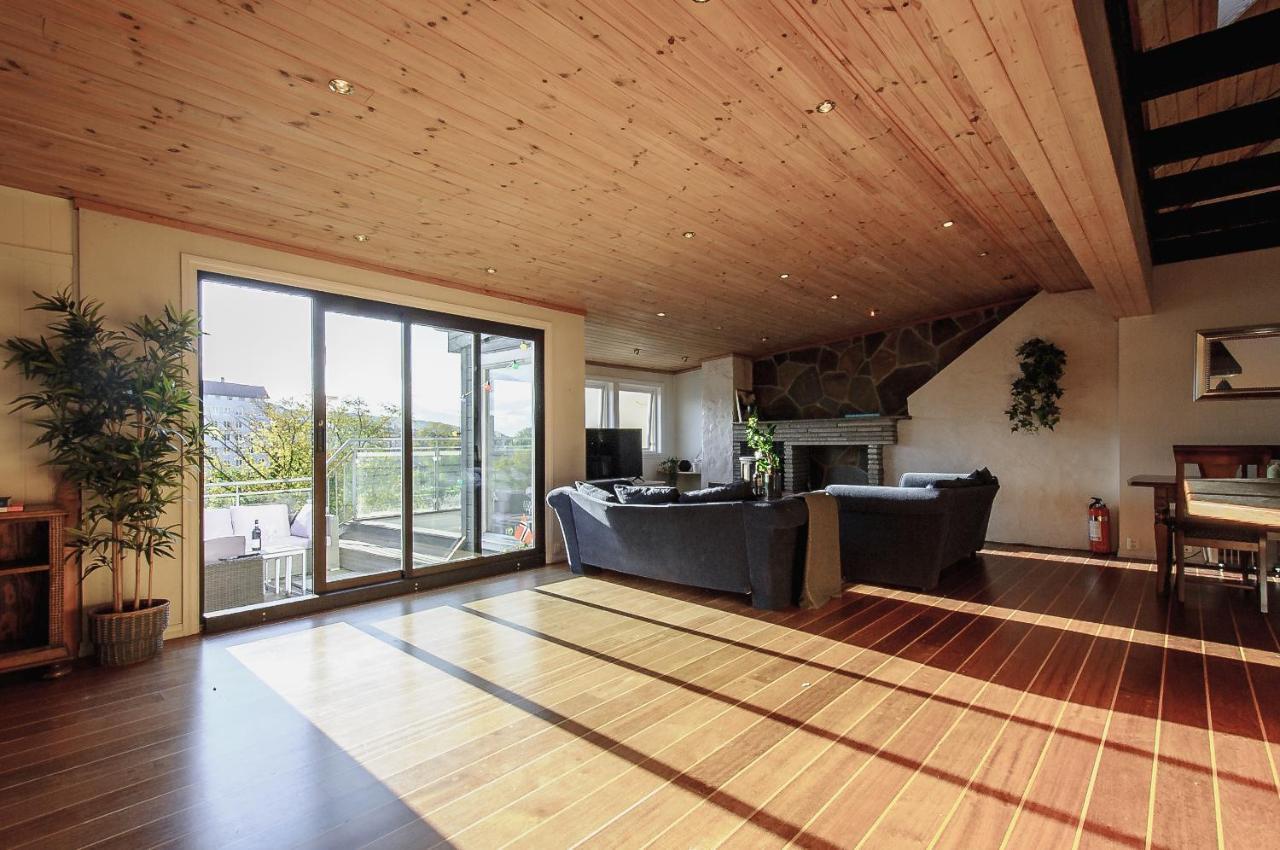 Spacious Penthouse With Grand Terrace Bergen Luaran gambar